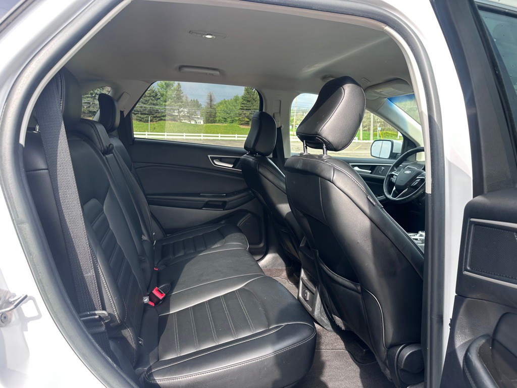 2020 Ford Edge Image 12