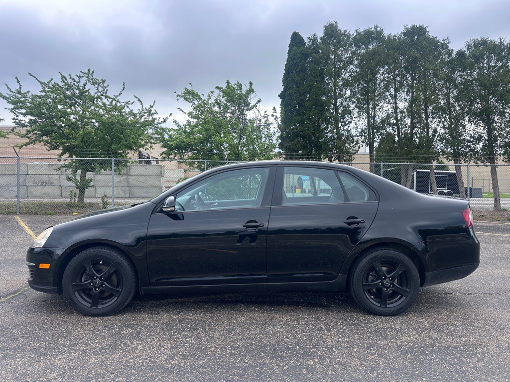 2010 Volkswagen Jetta Image 2