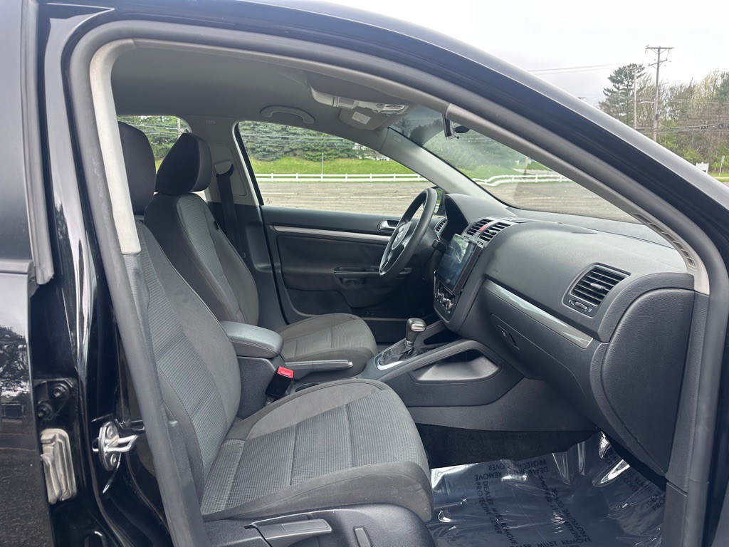 2010 Volkswagen Jetta Image 9