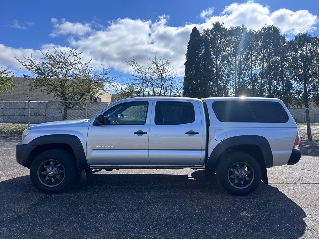 2011 Toyota Tacoma Image 2