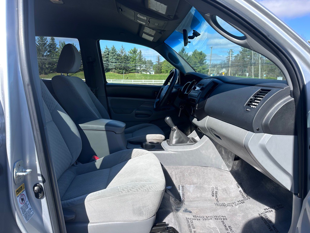 2011 Toyota Tacoma Image 9