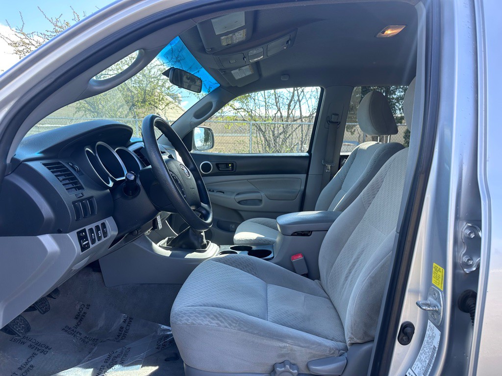 2011 Toyota Tacoma Image 12