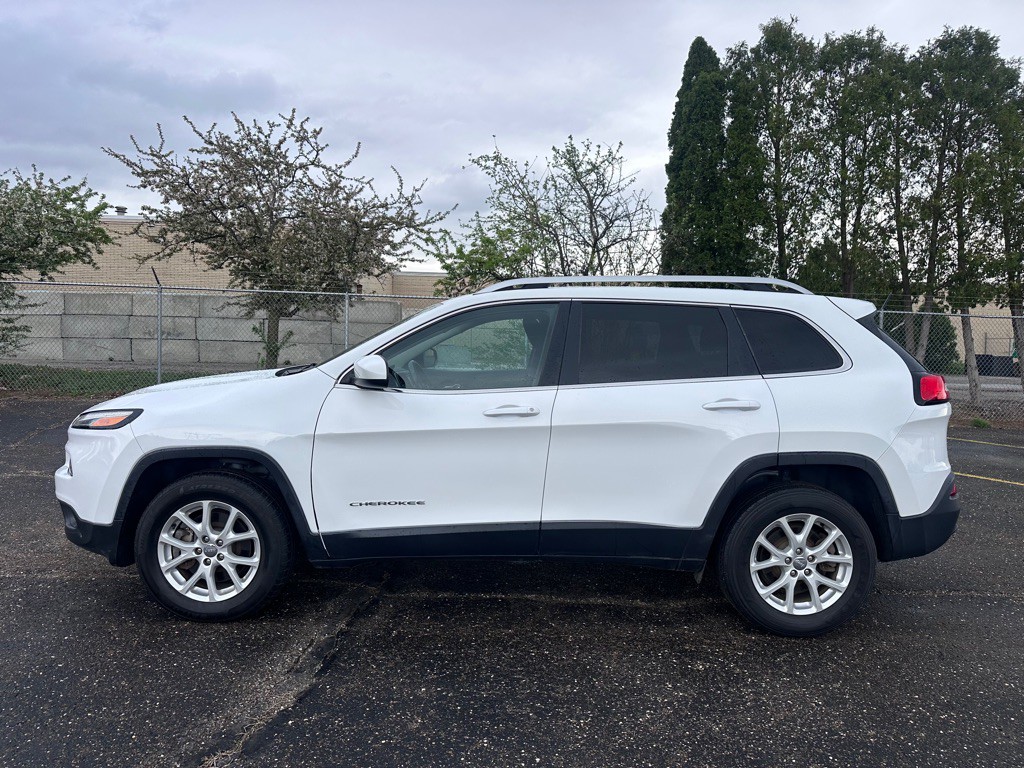 2017 Jeep Cherokee Image 2