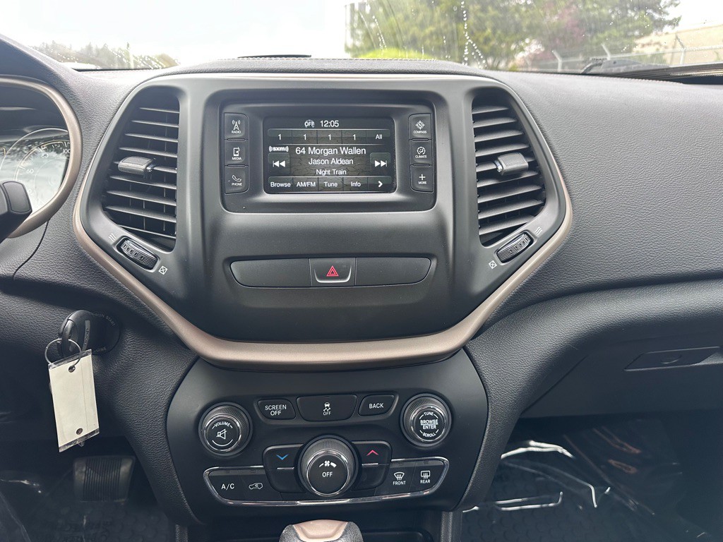 2017 Jeep Cherokee Image 14