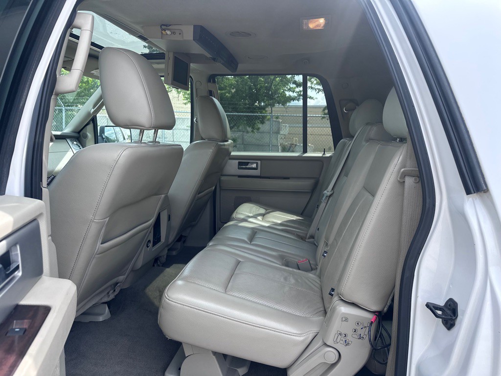 2010 Ford Expedition Image 12
