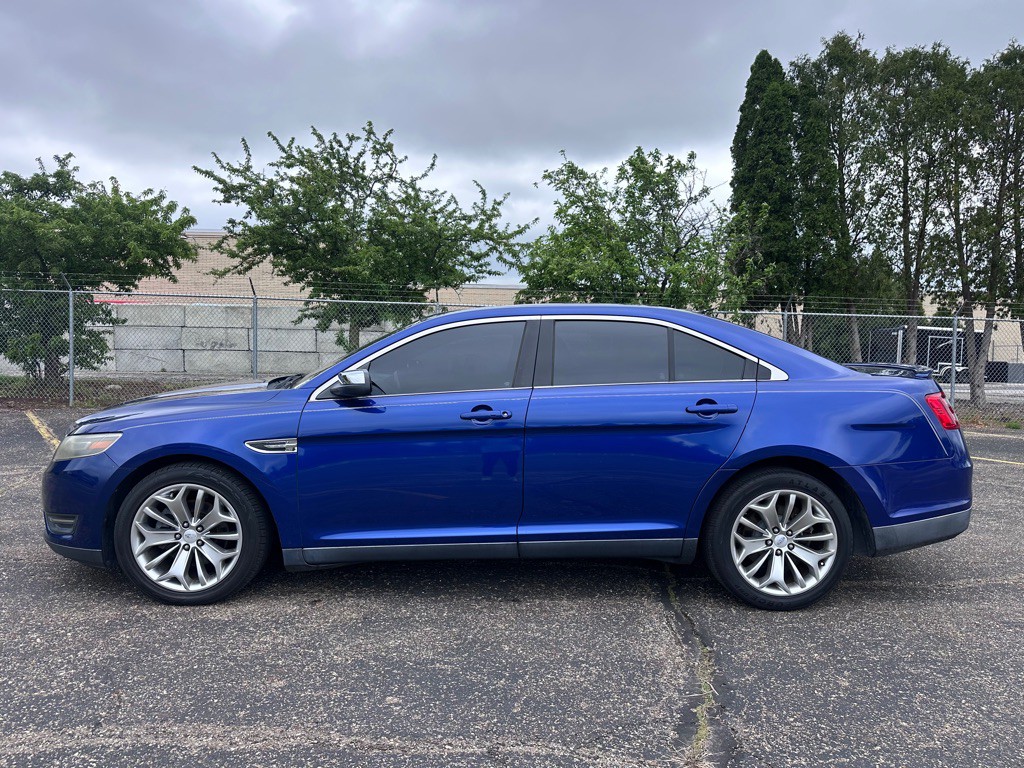 2015 Ford Taurus Image 2