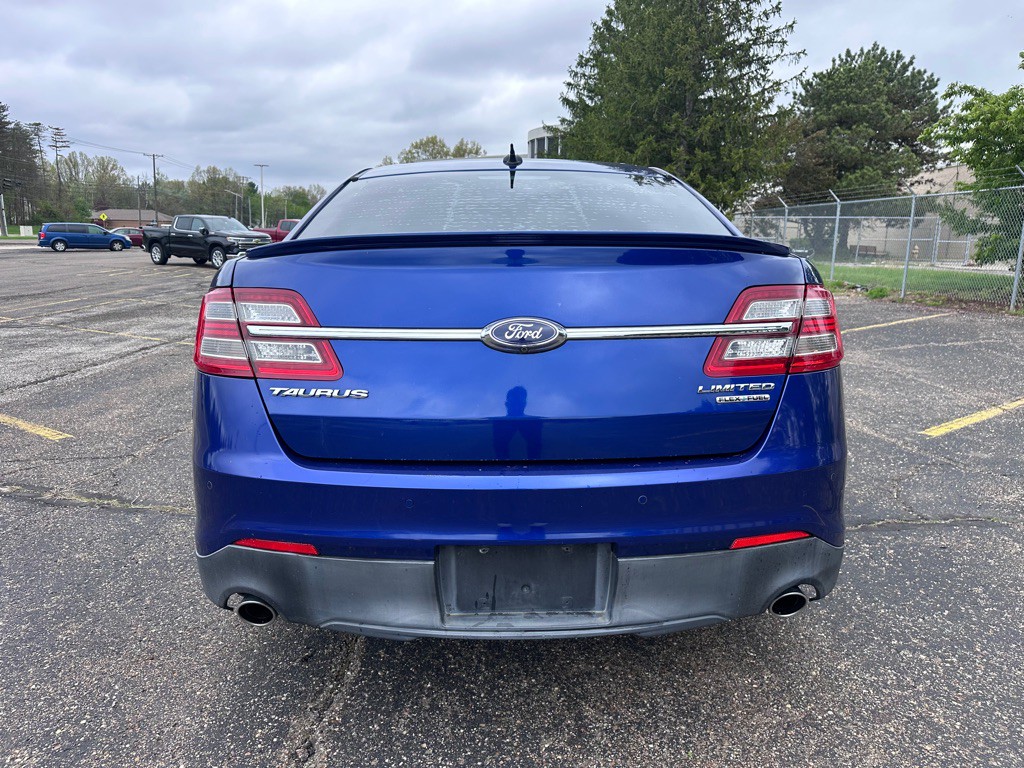 2015 Ford Taurus Image 5