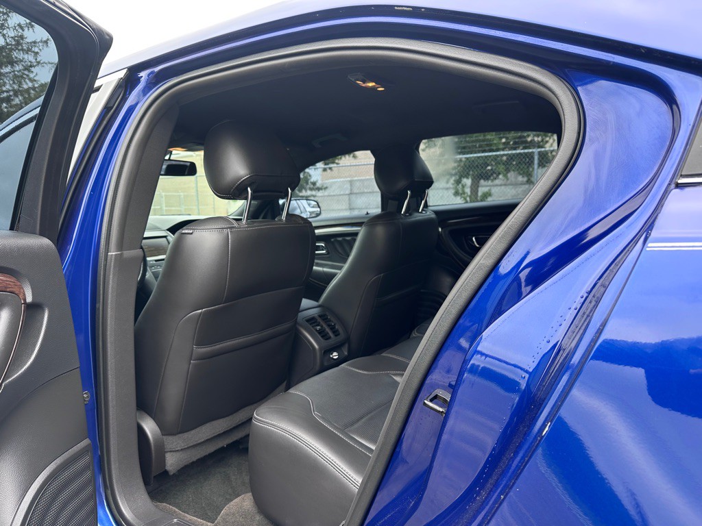 2015 Ford Taurus Image 11