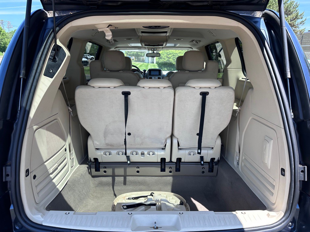 2008 Chrysler Town & Country Image 15