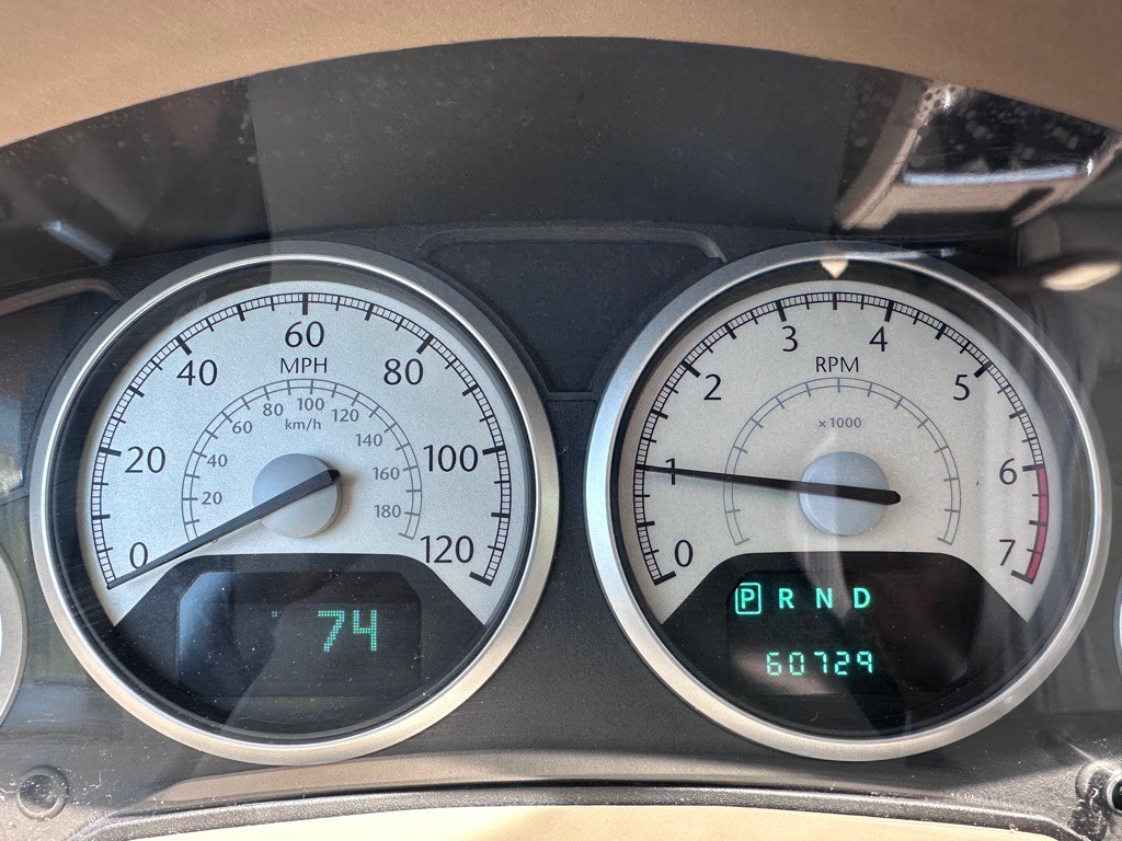 2008 Chrysler Town & Country Image 18