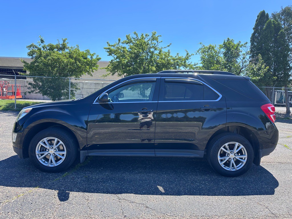 2017 Chevrolet Equinox Image 2