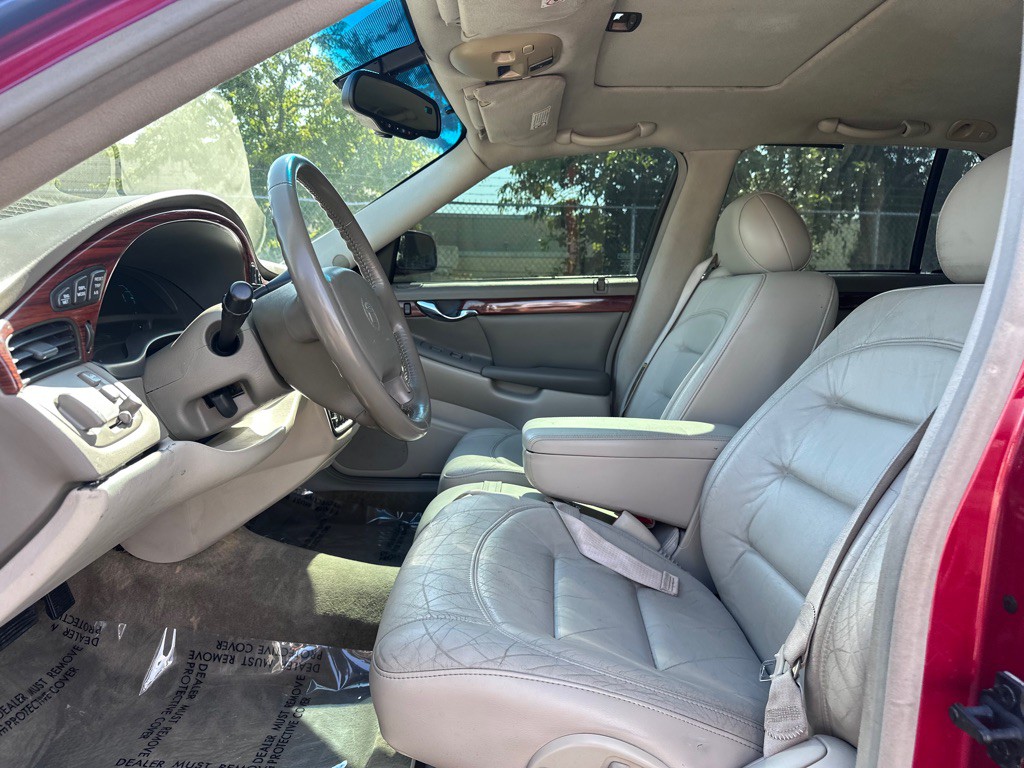 2000 Cadillac DeVille Image 11