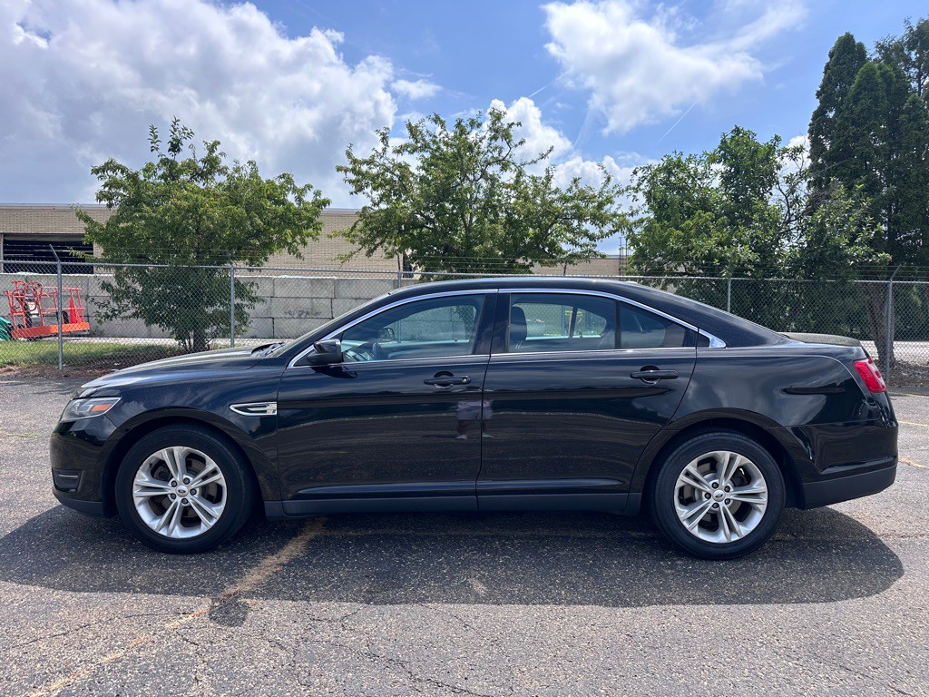 2018 Ford Taurus Image 4