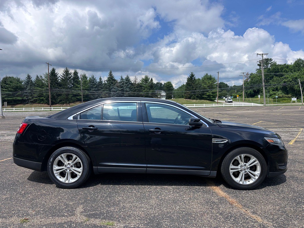 2018 Ford Taurus Image 6