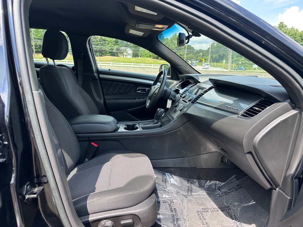 2018 Ford Taurus Image 9
