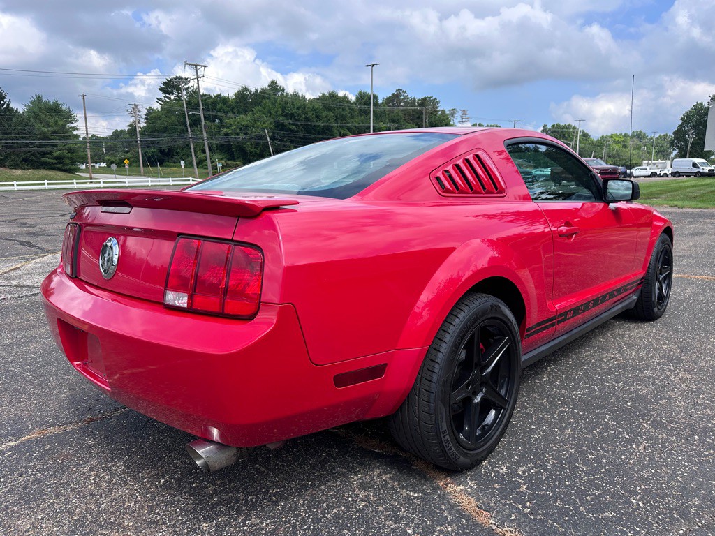 2008 Ford Mustang Image 4
