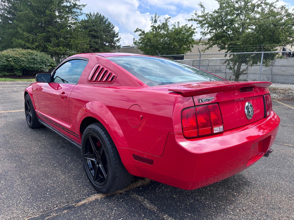 2008 Ford Mustang Image 5