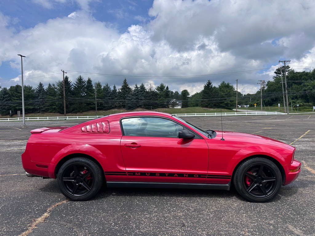 2008 Ford Mustang Image 6