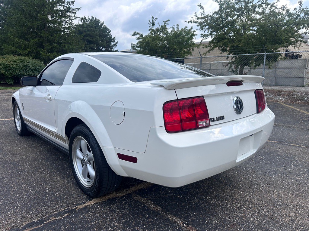 2007 Ford Mustang Image 4