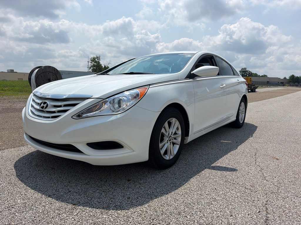 2012 Hyundai Sonata Image 1