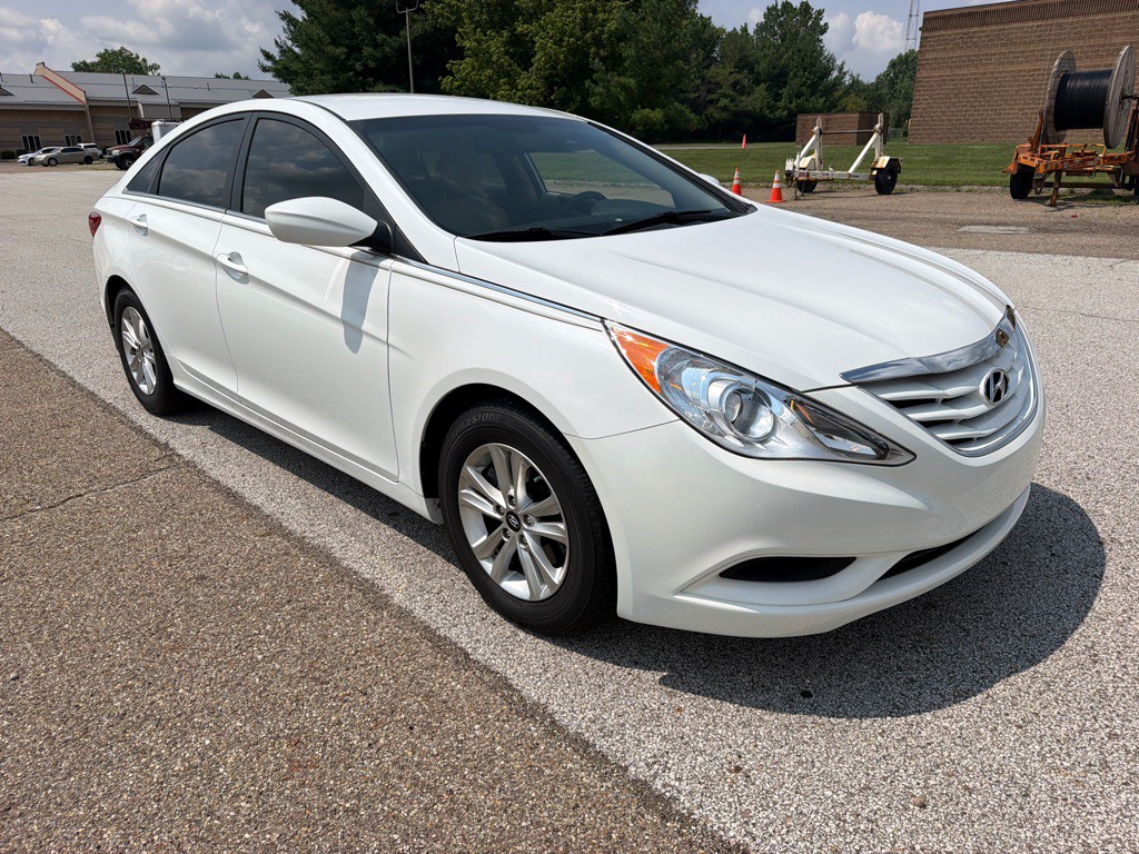 2012 Hyundai Sonata Image 3