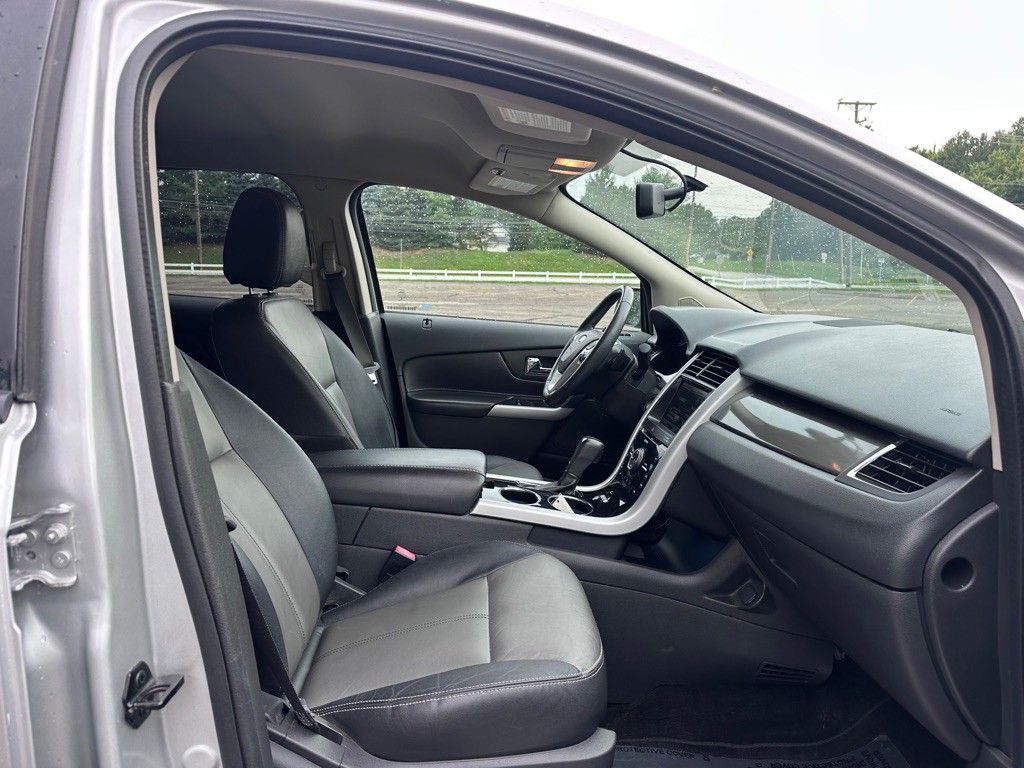 2014 Ford Edge Image 9