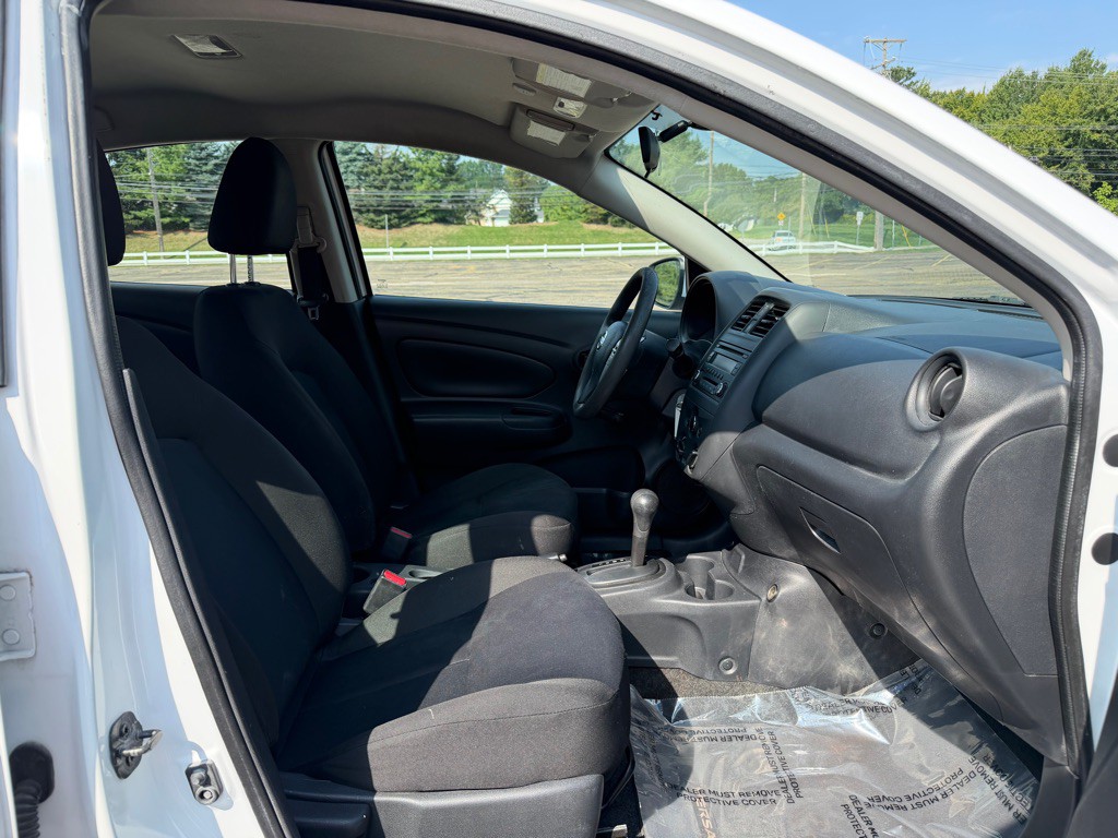 2018 Nissan Versa Image 9