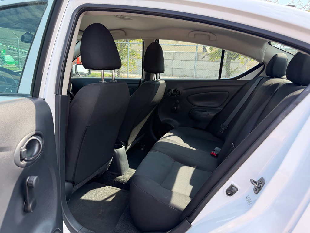 2018 Nissan Versa Image 11