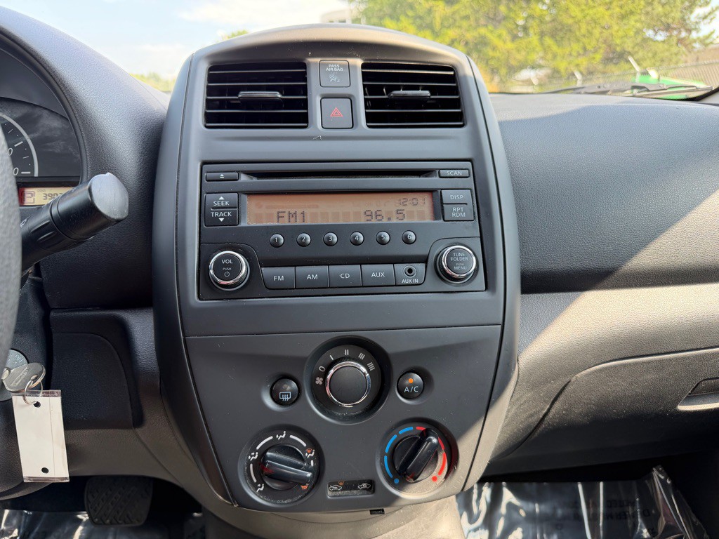 2018 Nissan Versa Image 12