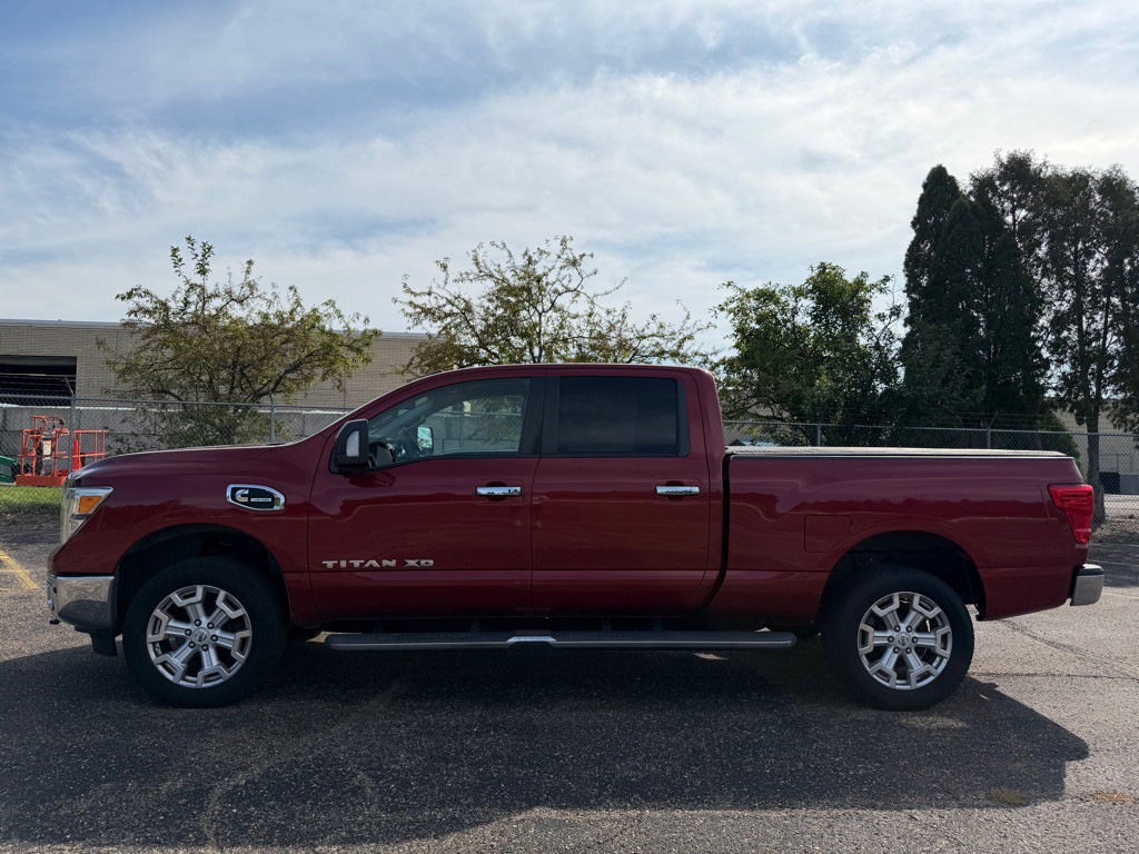 2016 Nissan Titan Image 2