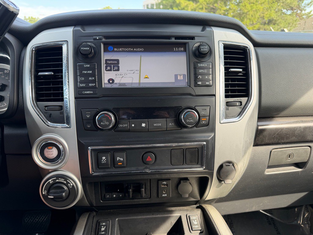2016 Nissan Titan Image 16