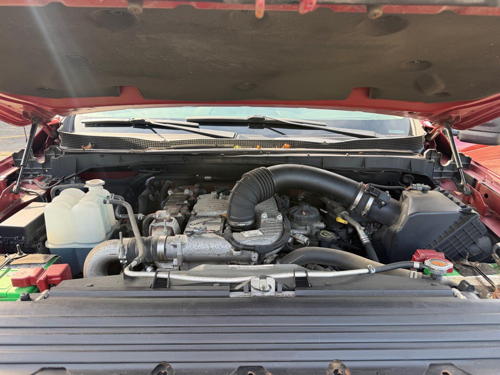 2016 Nissan Titan Image 18