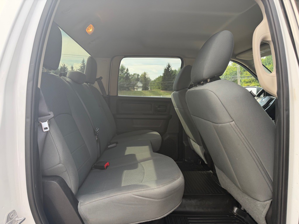 2015 RAM 1500 Image 9