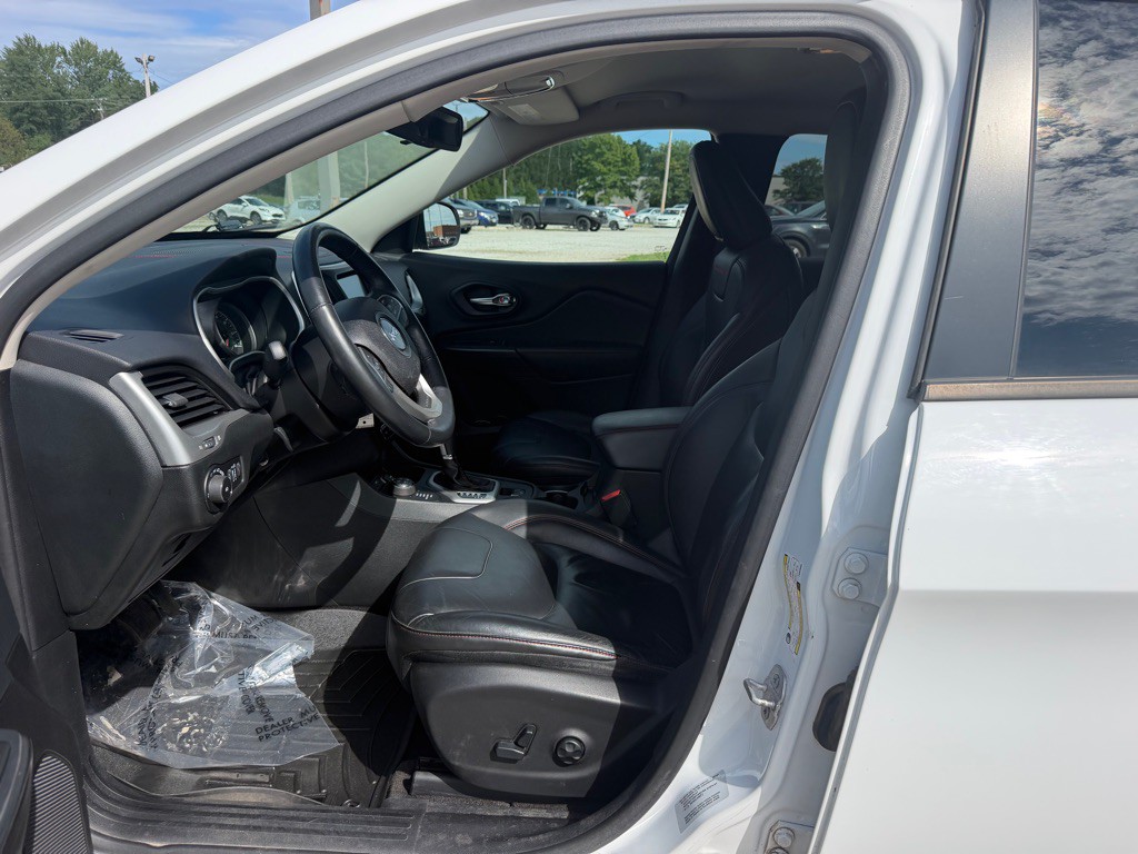 2015 Jeep Cherokee Image 9
