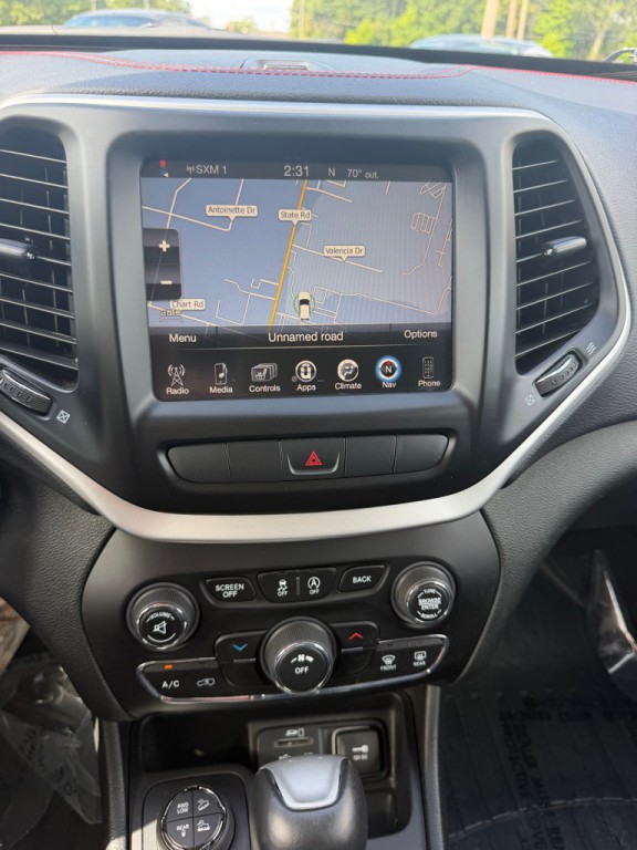2015 Jeep Cherokee Image 13