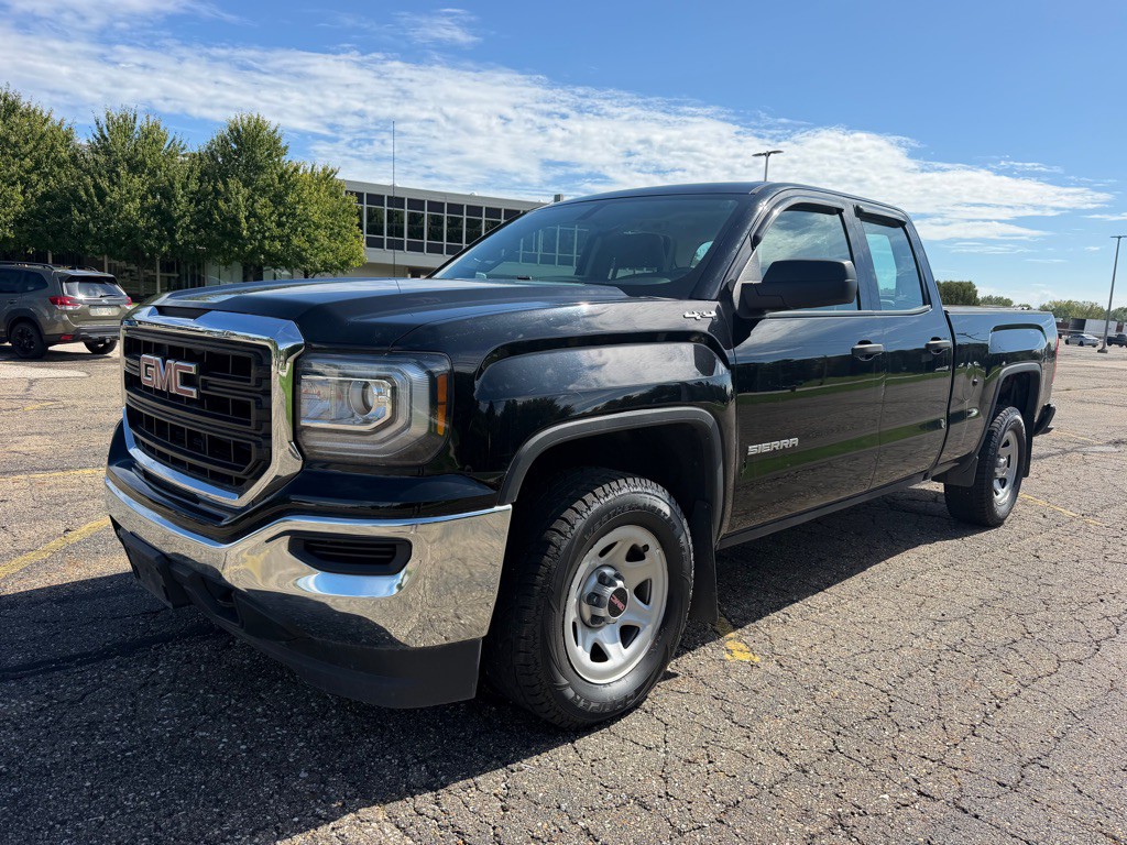 2018 GMC Sierra Image 1