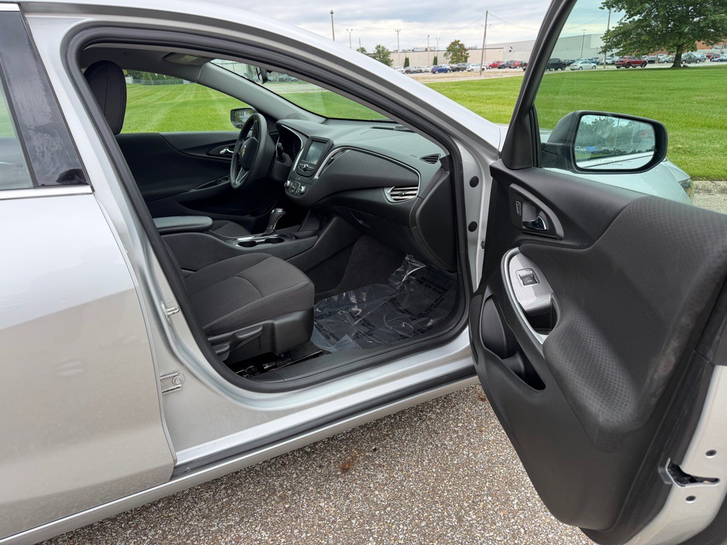 2018 Chevrolet Malibu Image 14