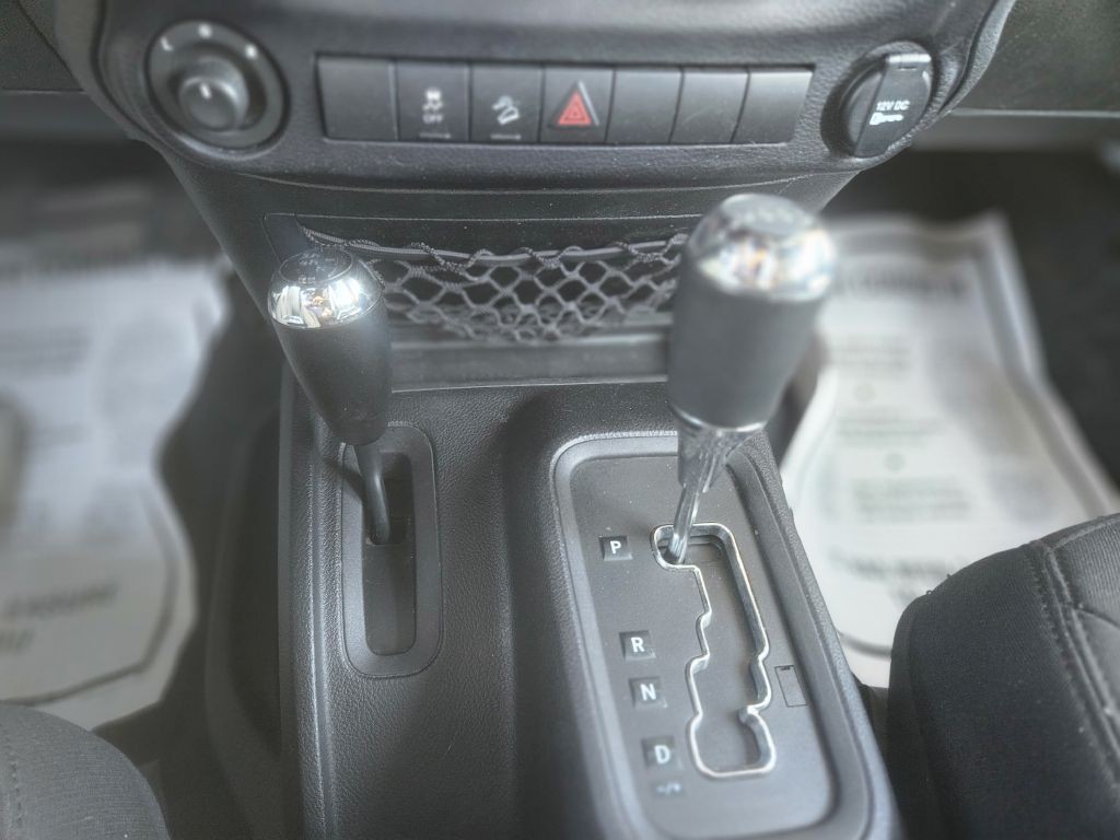 2015 Jeep Wrangler Unlimited Image 32