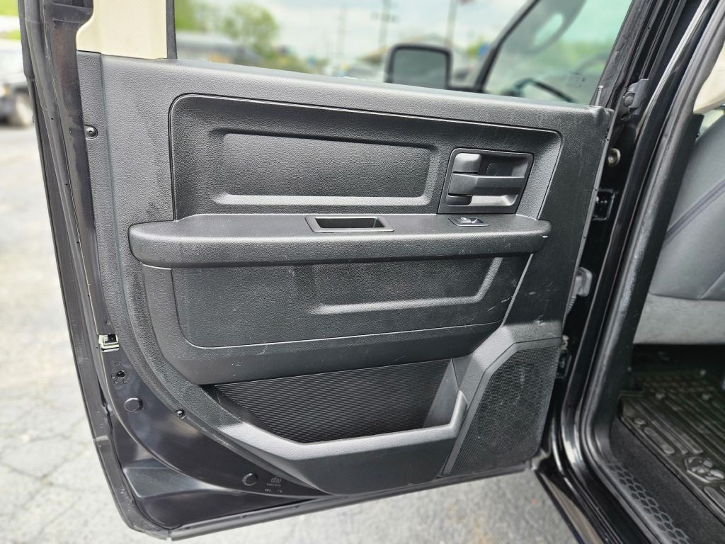 2018 RAM 1500 Image 37