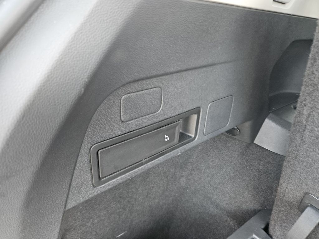 2021 Volkswagen Tiguan Image 43