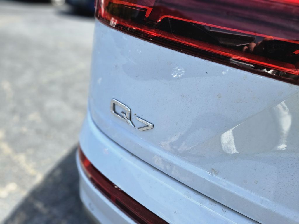 2018 Audi Q7 Image 9
