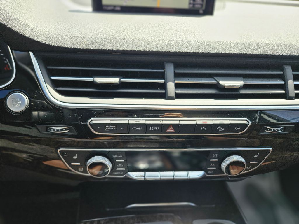 2018 Audi Q7 Image 17