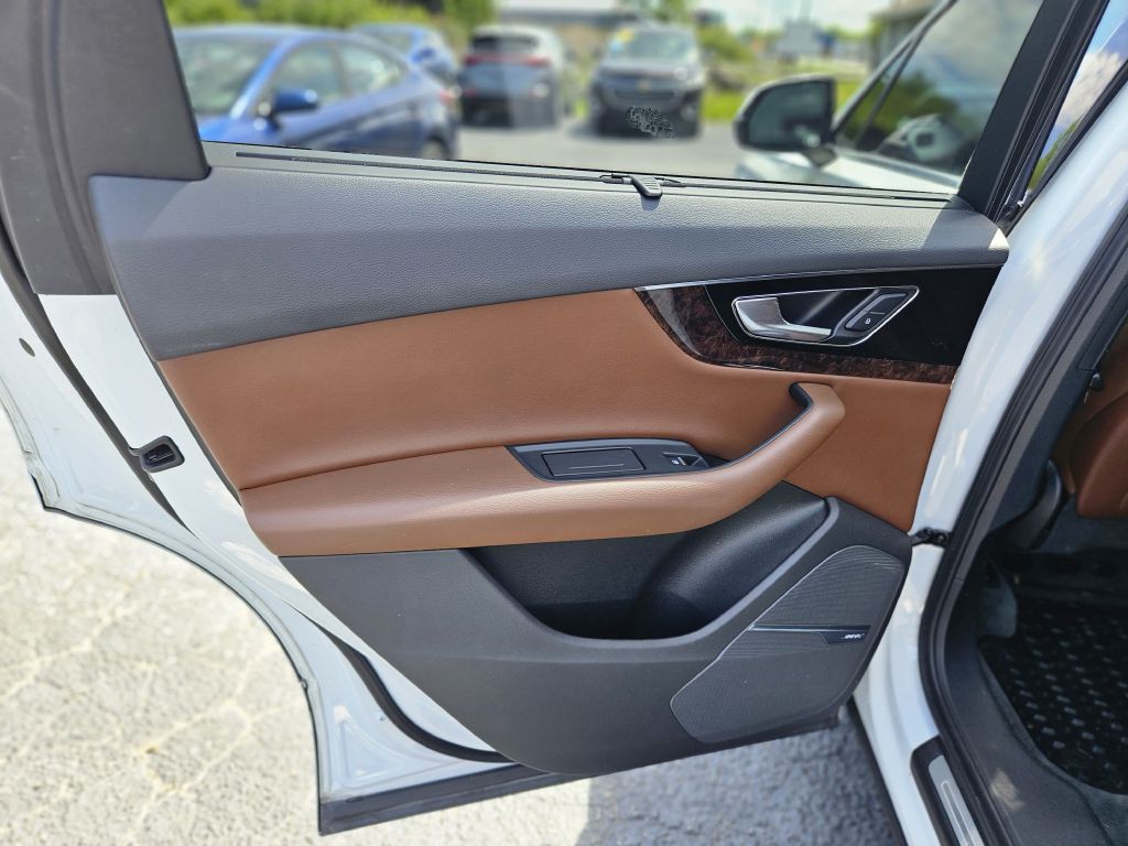 2018 Audi Q7 Image 24
