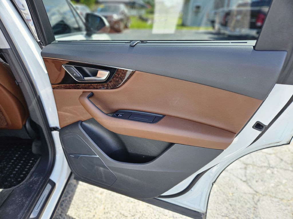 2018 Audi Q7 Image 45