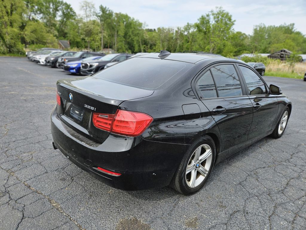 2013 BMW 3 Series Image 6