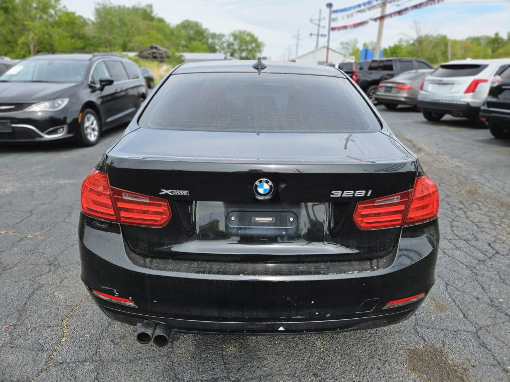 2013 BMW 3 Series Image 7