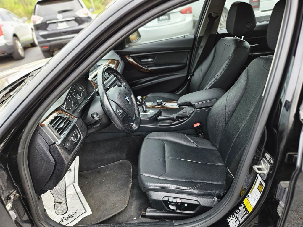 2013 BMW 3 Series Image 22