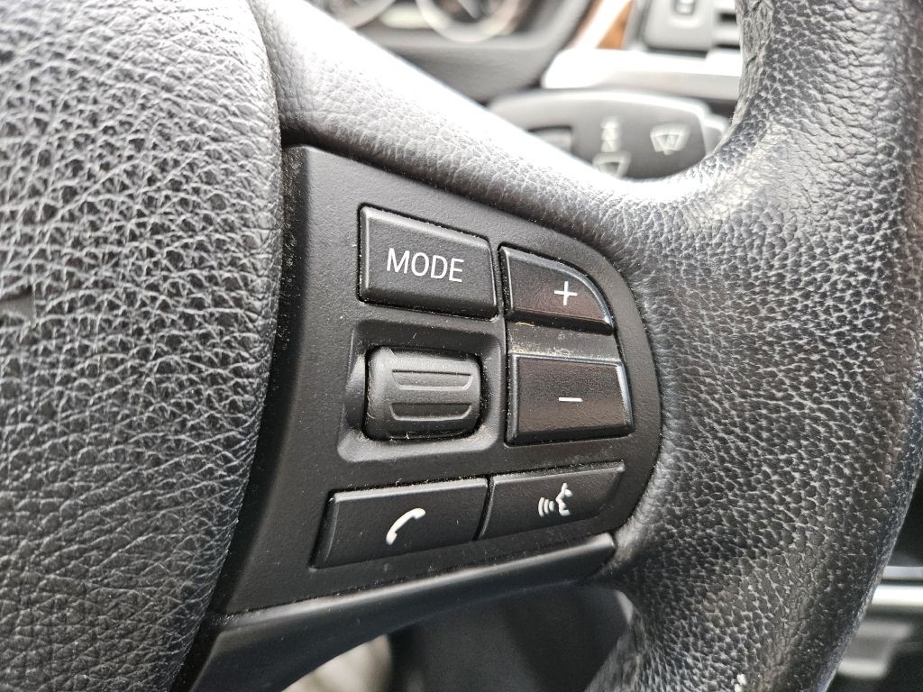 2013 BMW 3 Series Image 29