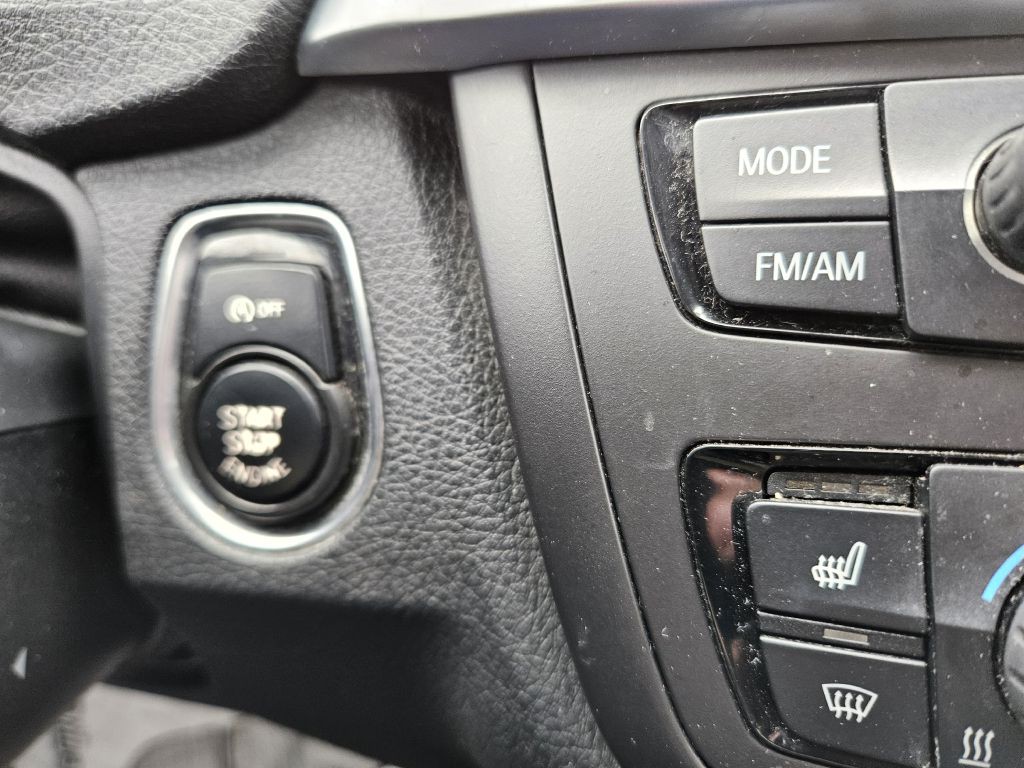2013 BMW 3 Series Image 30