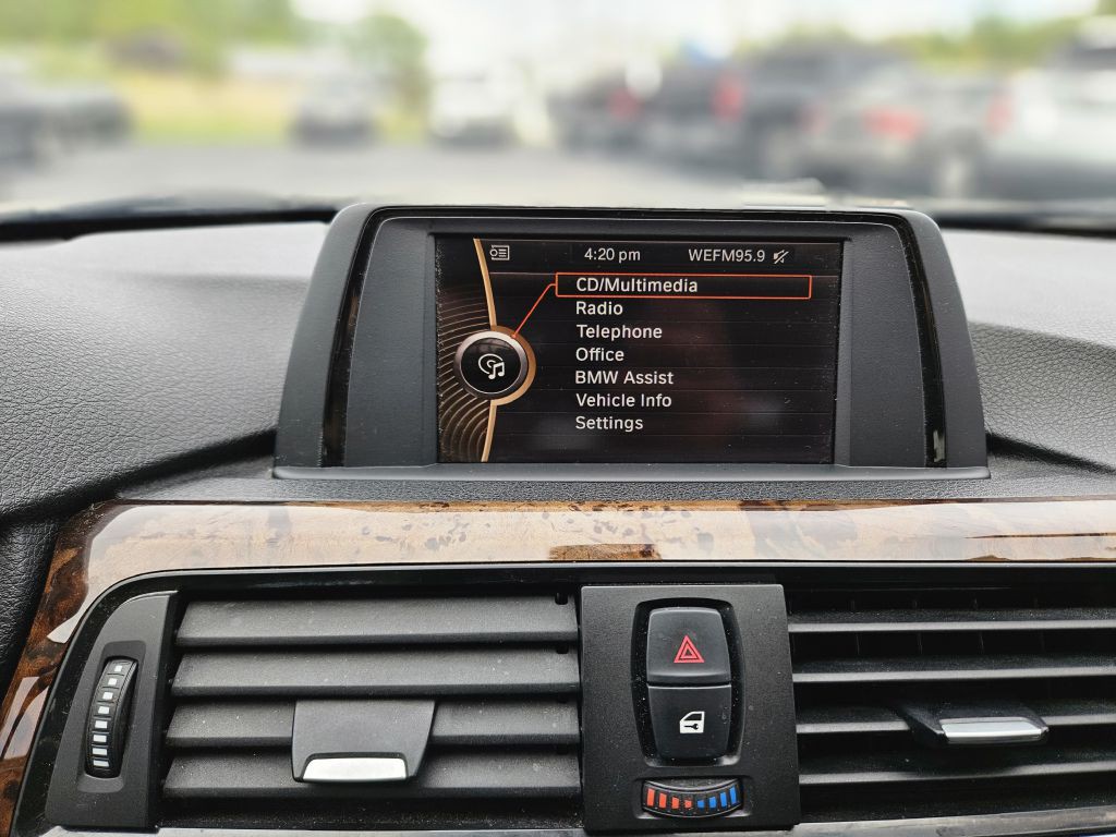 2013 BMW 3 Series Image 31
